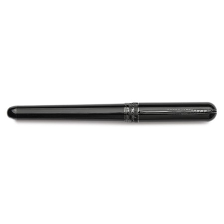 Pineider Avatar UR Glossy  Black Fountain Pen Fine nib